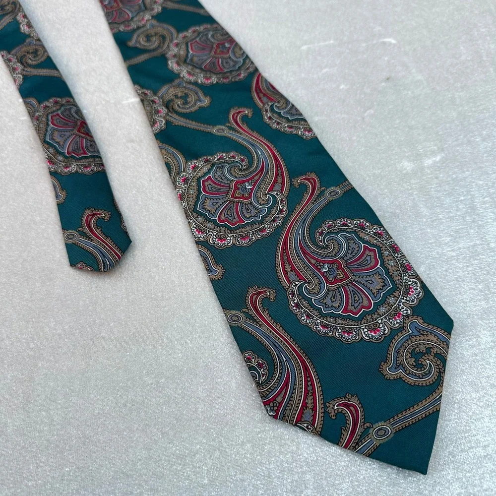 Robert Talbott for D Danns Italian Silk Tie Green Paisley Hand Sewn USA 3.8
